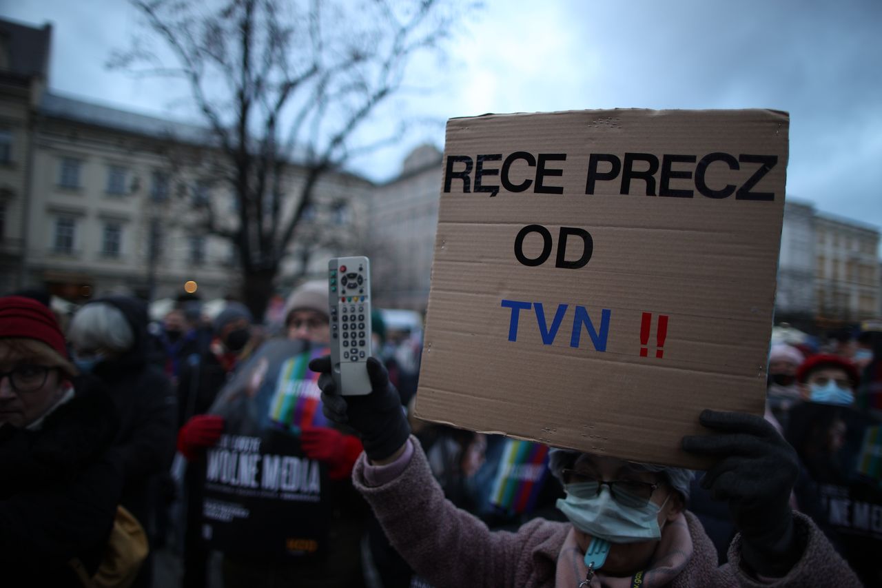 Skrzyknęła znajomych na protest przeciwko "lex TVN". Ma stanąć przed sądem