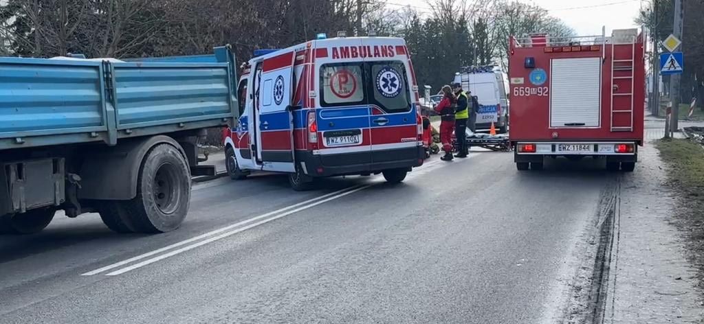 Ciężarówka potrąciła dwie nastolatki