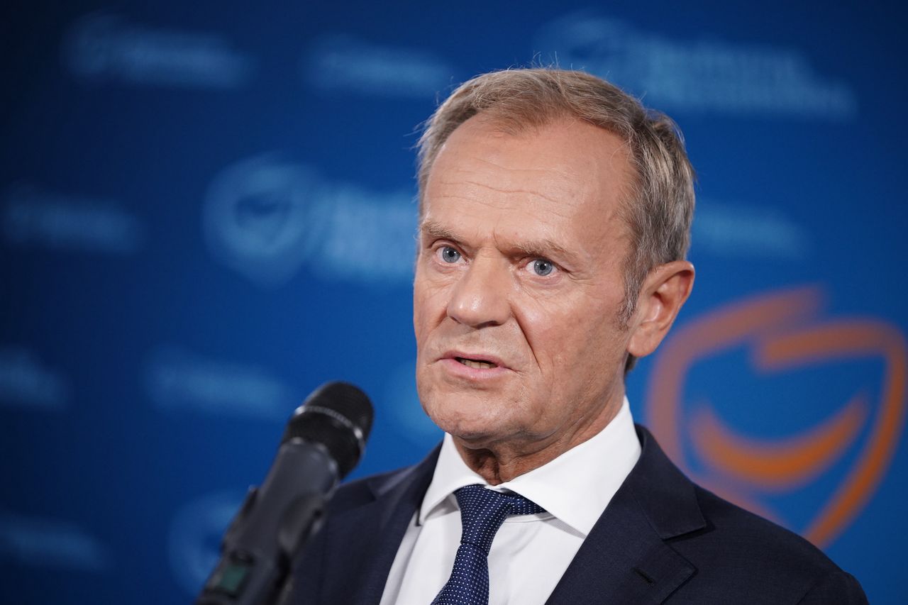 "Ktoś pyta, czy napiłbym się wódeczki z Suskim". Tusk odpowiada