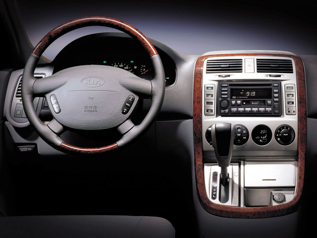 Kia Carnival I