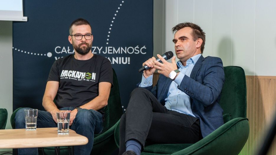 Debata ekspertów o sztucznej inteligencji podczas Hack4Change w Gdańsku 