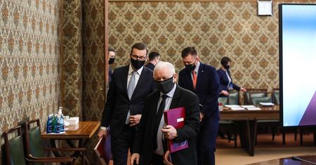 Spór o lockdown i obostrzenia. Potężny dylemat w rządzie PiS