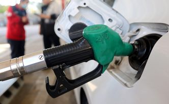 Ropa naftowa zmienia cenę. Czy Polscy kierowcy odczują to na stacjach?