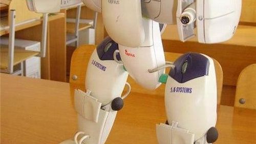 14 gadżetów wykonanych ze starych płyt i komputerowych części 1