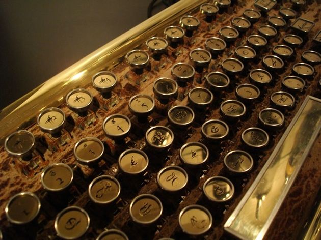 Prawdopodobnie najdroższa na świecie steampunkowa klawiatura 4