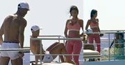 Cristiano Ronaldo wypoczywa z Georginą Rodriguez i gromadką dzieci na wartym 26 MILIONÓW ZŁOTYCH jachcie (ZDJĘCIA)