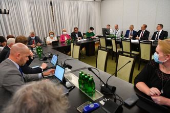 Bon turystyczny dla emerytów. Senat chce poprawek