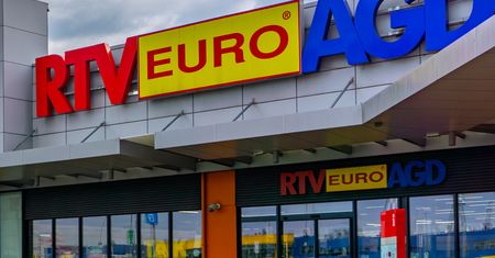 177,99 zł za prostownicę do włosów. Akcja w RTV EURO AGD