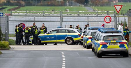 Paraliż na lotnisku w Hamburgu. Mężczyzna użył przycisku alarmowego