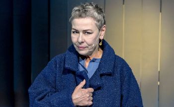 Musiała dorabiać. Myła ludziom okna. "Nie czułam się upokorzona"