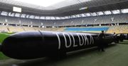 Pokazali na stadionie zamiast meczu. Może zagrozić dumie Putina