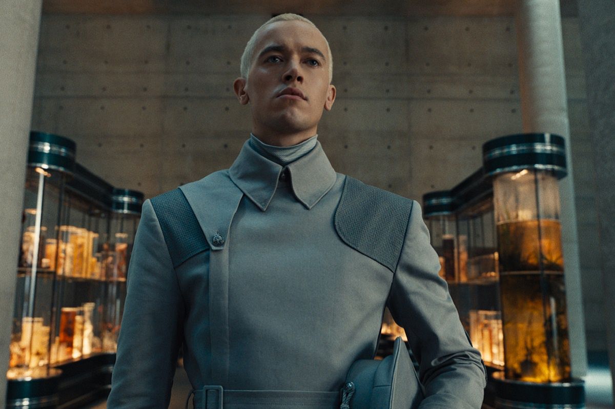 Śnieg zawsze opada na szczyt (recenzja filmu "Igrzyska śmierci: Ballada ptaków i węży")