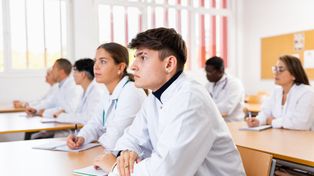 Radom: Uniwersytet Radomski z rekordowym wsparciem. 50 mln zł na rozwój i bazę dla studentów