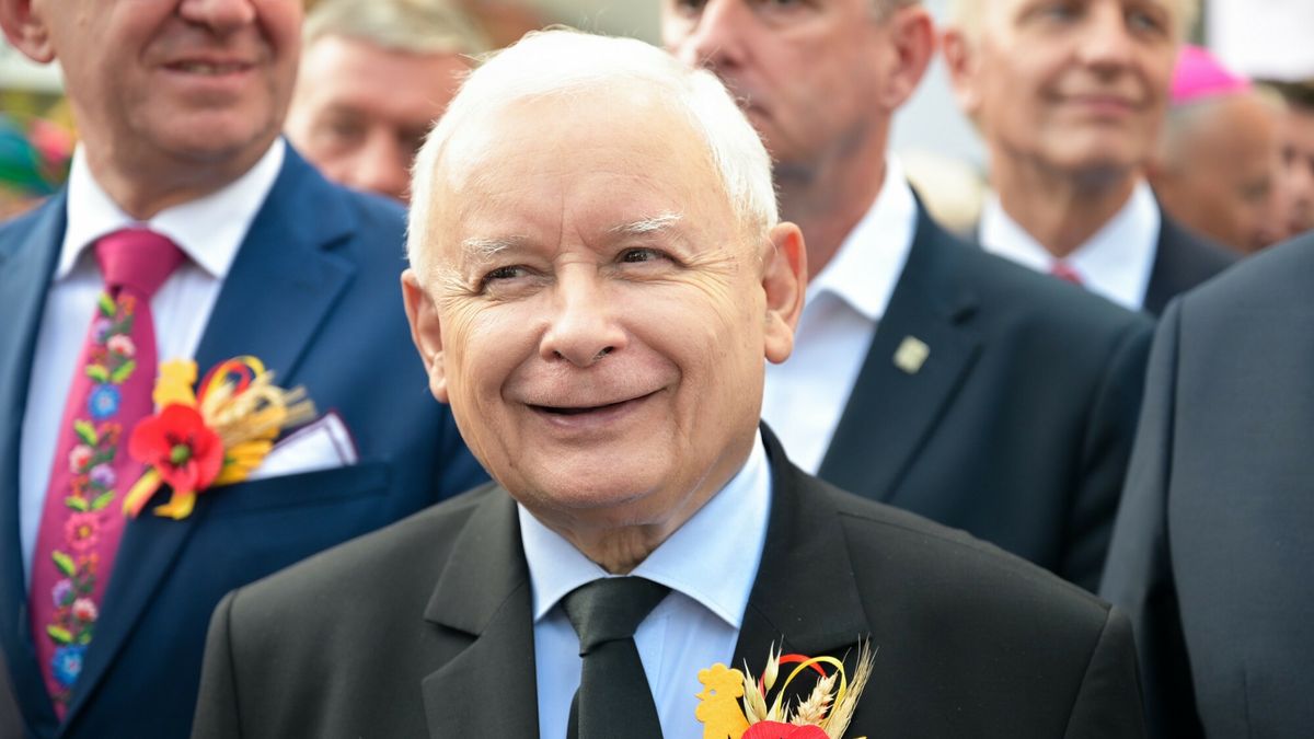 Do?ynki z udzia?em Jaros?awa Kaczy?skiego
20.08.2023 Paradyz
Dozynki Wojewodztwa Lodzkiego w Paradyzu z udzialem premiera Jaroslawa Kaczynskiego
FOT: Oleg Marusic/REPORTER
n/z: , Jaroslaw Kaczynski
Oleg Marusic/REPORTER