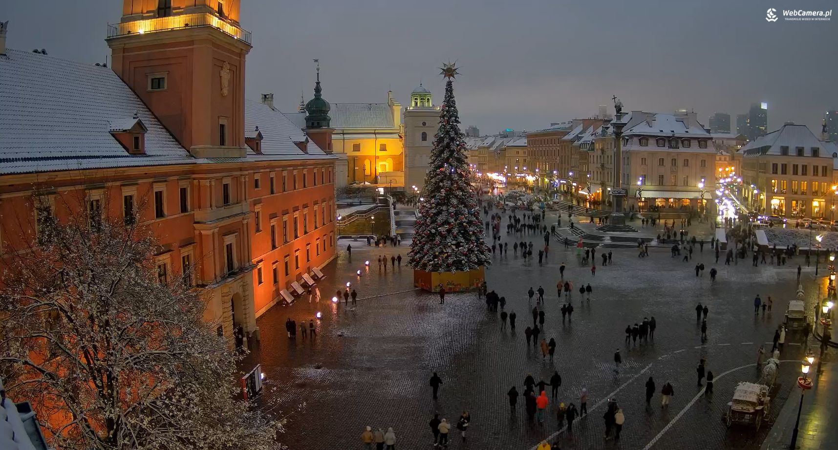 Widok na Plac Zamkowy w Warszawie - 23.11.2025 roku.