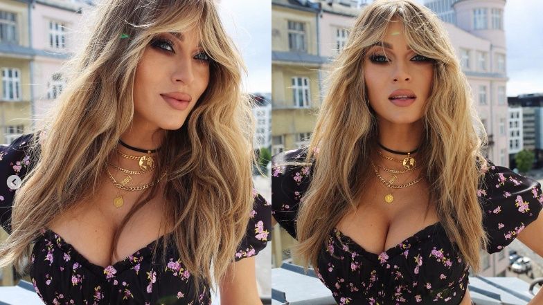 Marcelina zawadzka kusi biustem na balkonie