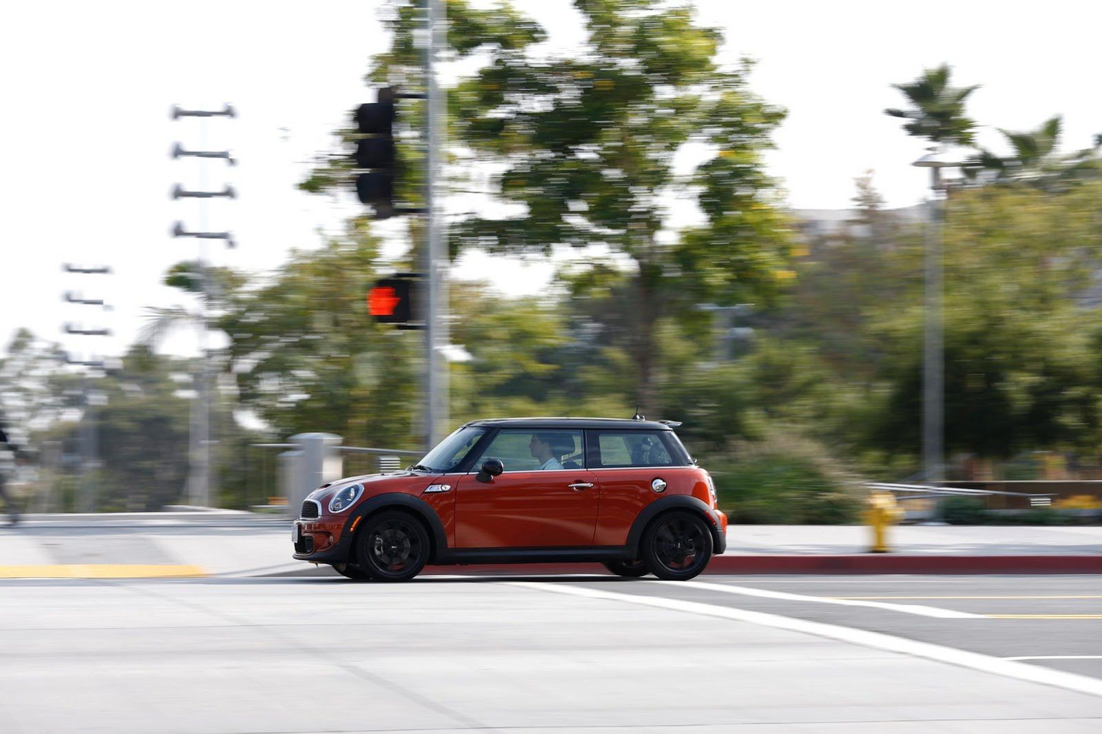 Galeria Mini jako celebracja sprzedaży półmilionowego egzemplarza w USA 97