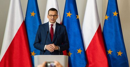 Szybko i tanio! Zwalniani urzędnicy dostaną mniej i szybko wylecą na bruk. Taka jest decyzja rządu