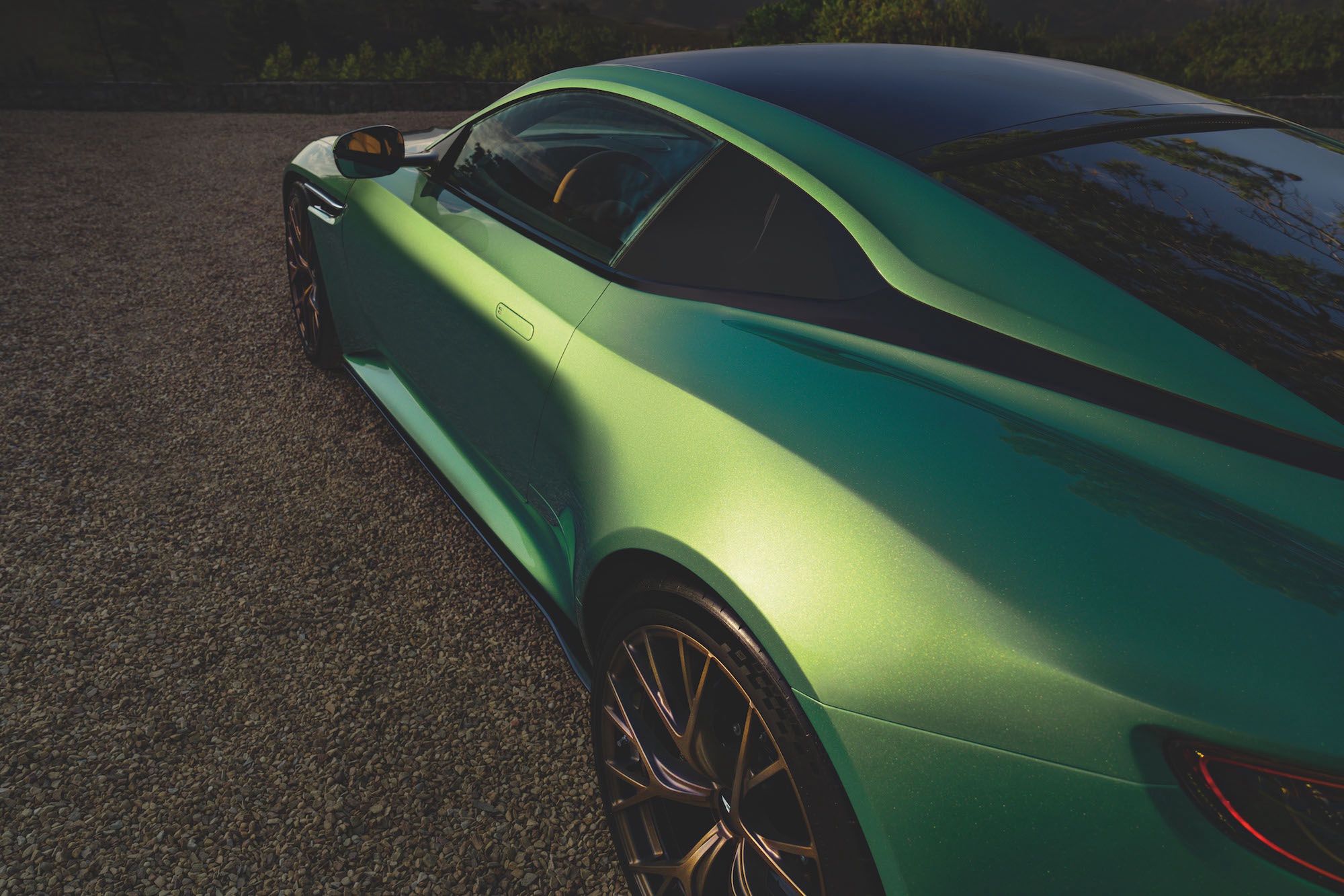 Aston Martin DB12