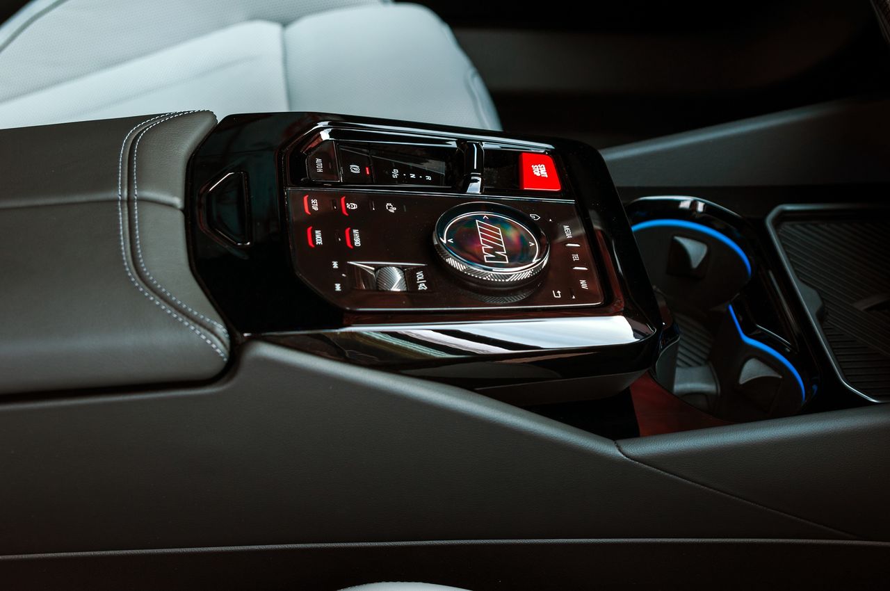 BMW M5 (G90)