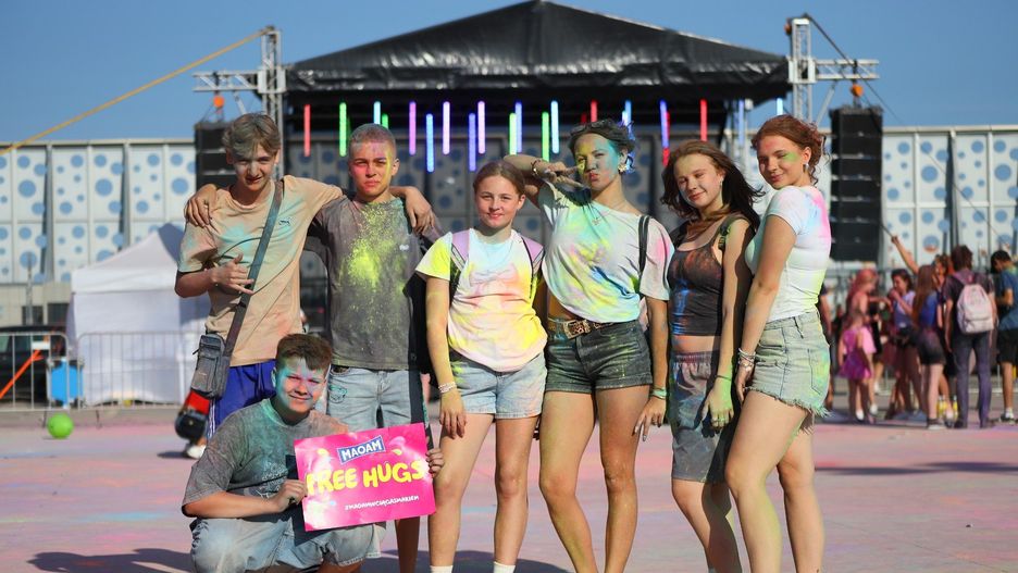 Wielka zabawa i mnóstwo radości podczas Festiwalu Kolorów na dachu Galerii Korona 