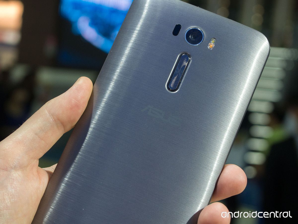Asus pokazał nowe smartfony z serii ZenFone 2 wyposażone w procesory Qualcomma 12