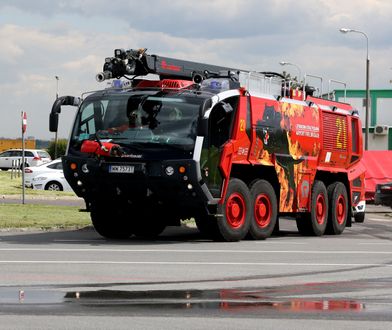 Awaryjne lądowanie na lotnisku Chopina. Na pokładzie ponad 100 osób