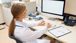 Setki nowoczesnych komputerów dla bielskiego Szpitala Wojewódzkiego. To kolejny etap modernizacji infrastruktury informatycznej placówki