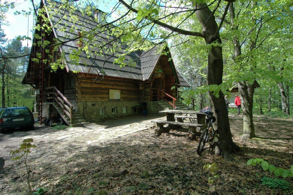 Bacówka w Bartnem - jedno z dwóch całorocznych schronisk w Beskidzie Niskim