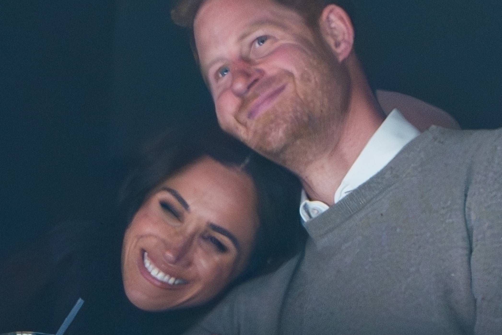 Książe Harry i Meghan Markle na meczu NHL