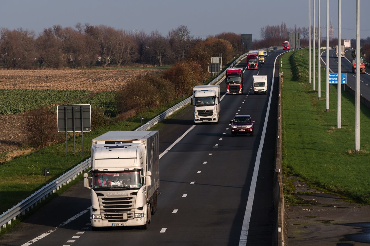 Samochód z nieprzytomnym kierowcą przejechał w Belgii ponad 25 km