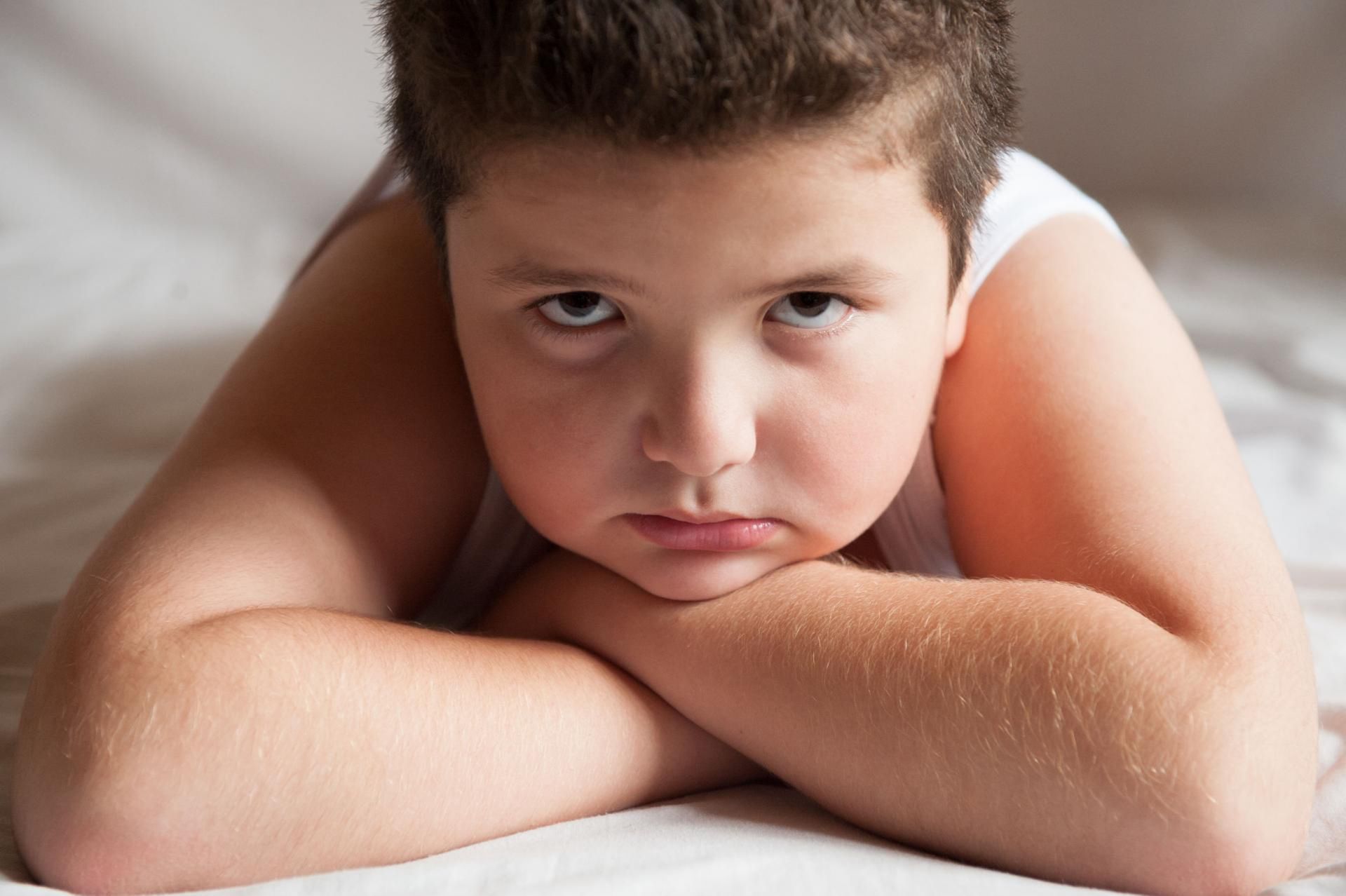 Nadwaga wzbudza w dziecku kompleksy, dlatego z rozwagą powinniśmy podejść do jego odchudzania