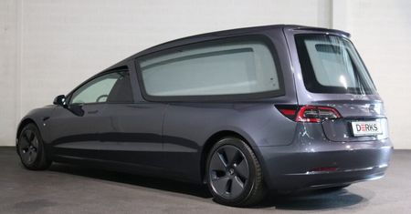 Tesla Hearse 3 - elektrykiem w ostatnią drogę
