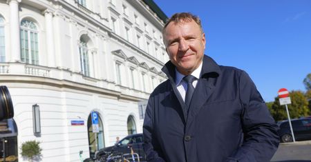 CBA w TVP i Polsacie. Dotarliśmy do szczegółów milionowych transakcji