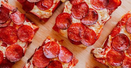 Ogólnopolska sieć pizzerii serwująca pizzę w stylu amerykańskim wchodzi do Lublina. Wiemy, w którym miejscu się otworzy