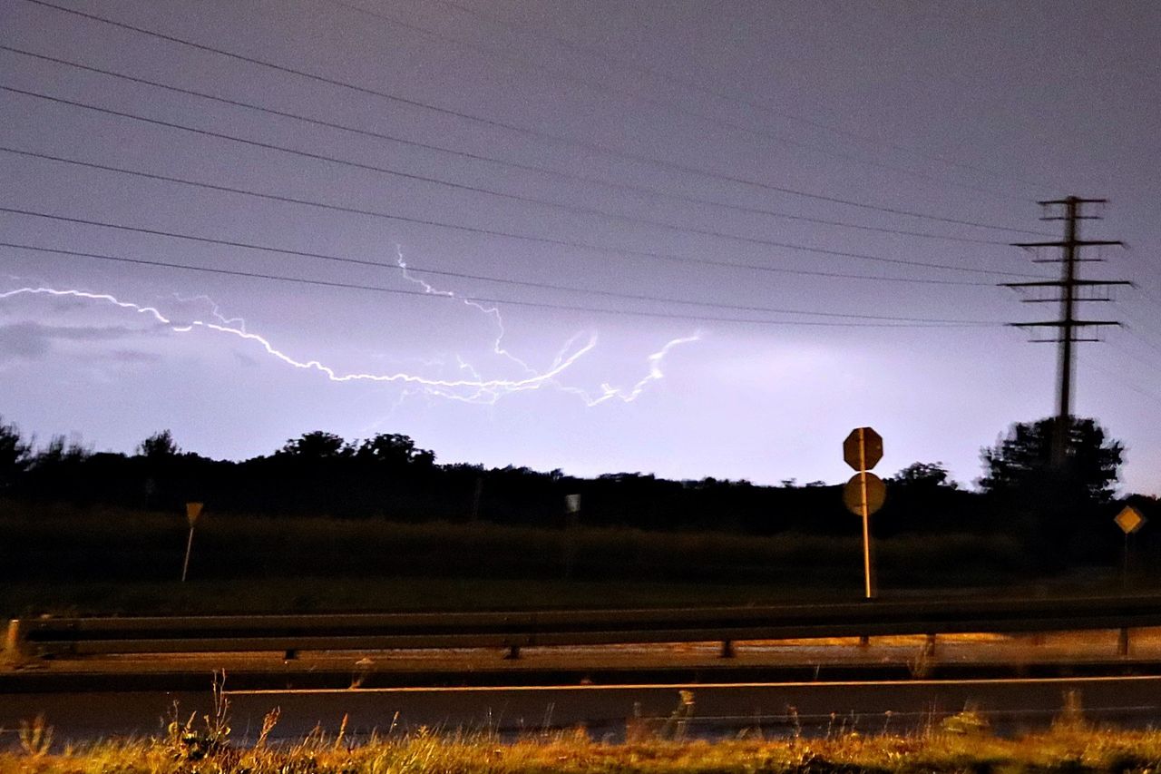 Łodzkie: Pogoda na wtorek 22 lipca. Burze i deszcz. Alerty meteo dla Polski. Prognoza pogody dla województwa łódzkiego