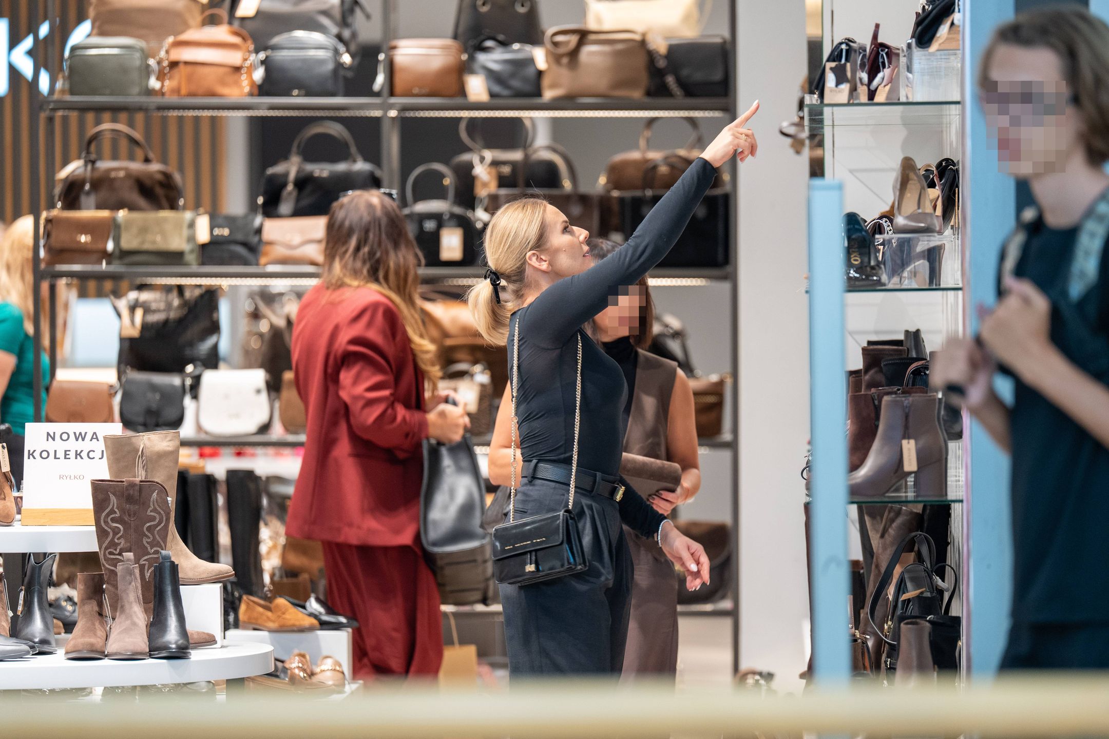 Marta Nawrocka wybrała się do galerii handlowej