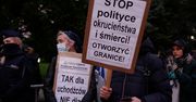 Protest przed Sejmem. "Nie dla stanu wyjątkowego. Przyjąć uchodźców"