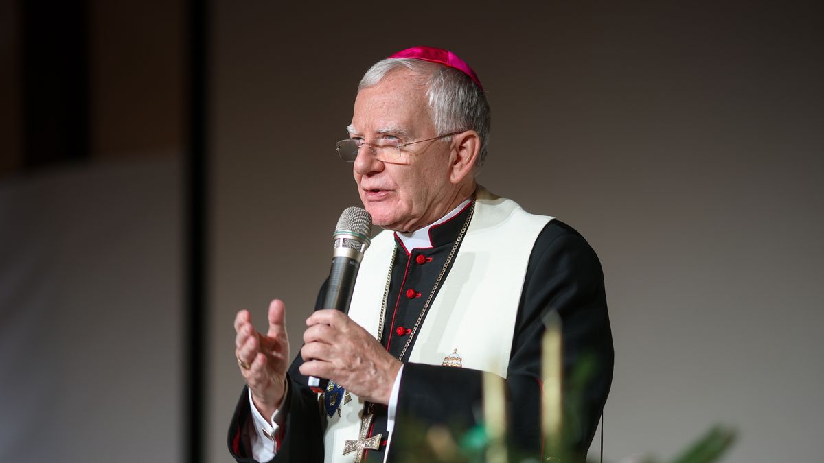 Marek J�draszewski
Krak�w, 24.12.2024. Metropolita krakowski, abp Marek J�draszewski podczas wigilii dla ubogich, 24 bm. w Starej Zajezdni w Krakowie. Wydarzenie zorganizowane zosta�o przez Caritas Archidiecezji Krakowskiej. (aldg) PAP/�ukasz G�gulski
�ukasz G�gulski
arcybiskup, biedni, Bo�e Narodzenie, caritas, duchowie�stwo, duchowny, pomoc, posi�ek, potrzebuj�cy, potrzebuj�cym, relibia, schorowani, ubodzy, ubogich, wigilia, wsp�lna