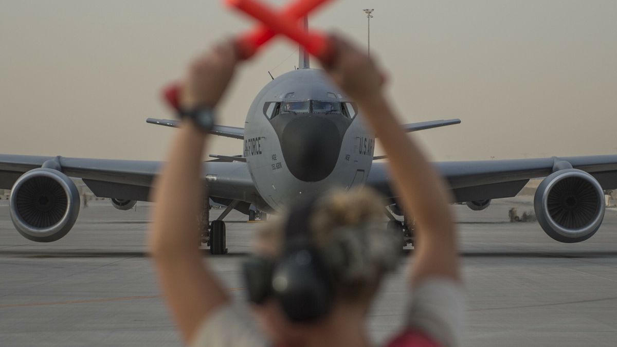 Część personelu bazy ma się ewakuować