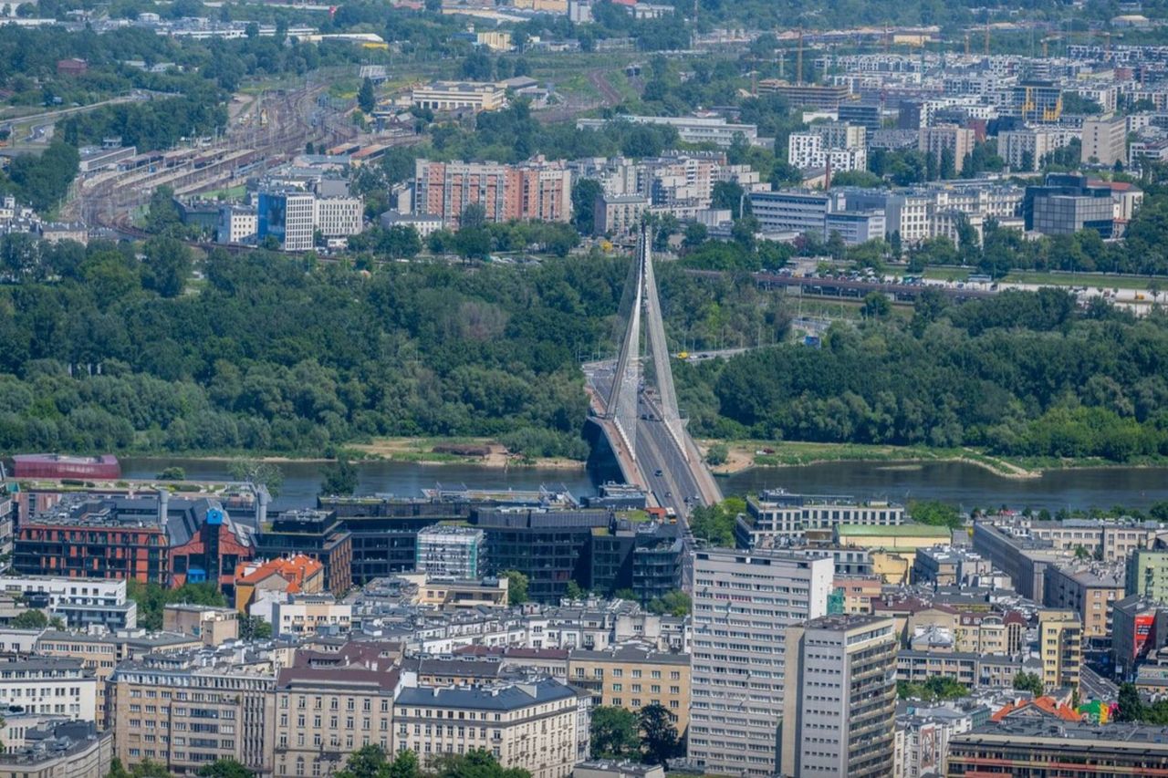 Koniec powiększania się Warszawy? Nowi będą napływać zza granicy