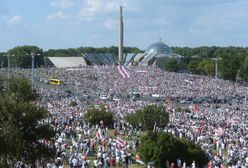 Białoruś. Ponad 100 tysięcy ludzi na marszu wolności w Mińsku. "Odejdź!"