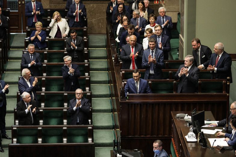 W Sejmie trwa debata nad wotum zaufania dla Rady Ministrów 