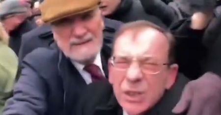 Macierewicz uderzył pięścią Kamińskiego. "Powinien powstrzymać swój gniew"