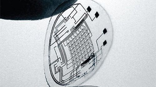 Soczewki z wbudowanymi wyświetlaczami 1