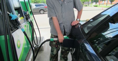 Ceny paliw. Na przełomie marca i kwietnia ceny benzyn mogą sięgnąć 8 zł za litr