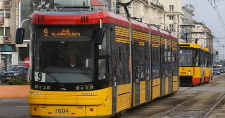 Warszawa. Nadchodzą wakacje. Zmiany w kursowaniu transportu publicznego