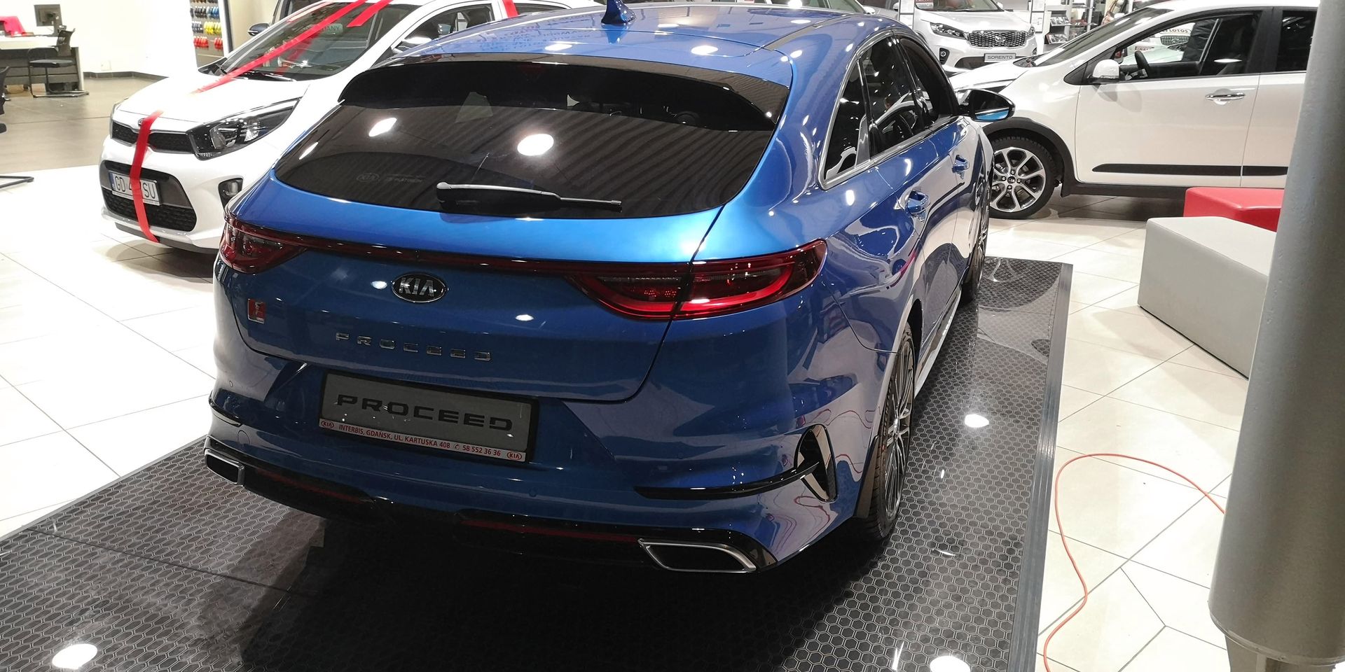 Z pięciodrzwiowym Ceedem auto współdzieli jedynie pokrywę silnika i przednie błotniki