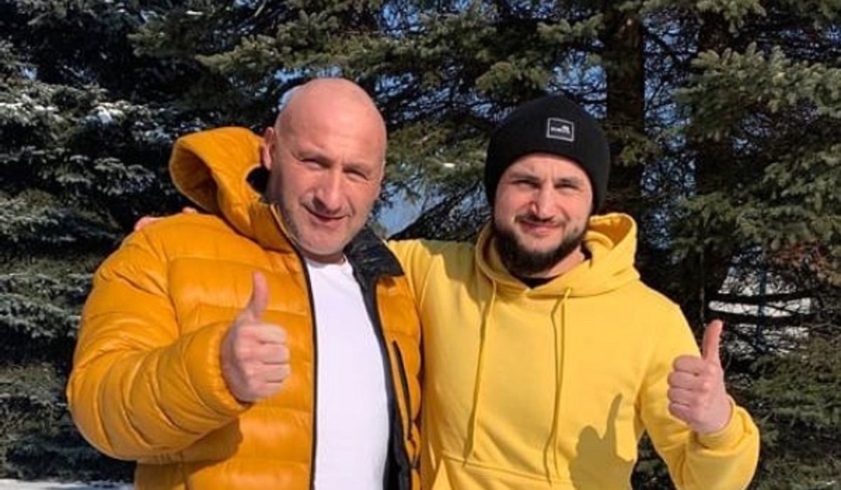 Dla jednych obciach, dla drugich kult. Legendarne klapki na licytacji Taxi Złotówy