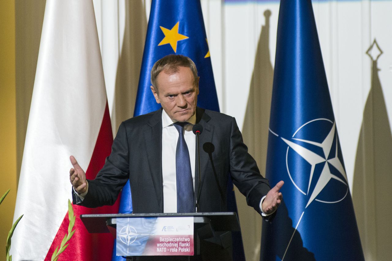 Donald Tusk chciał, by liderzy innych partii opozycyjnych do końca roku podjęli decyzję ws. formuły startu w wyborach parlamentarnych (Photo by Attila Husejnow/SOPA Images/LightRocket via Getty Images)